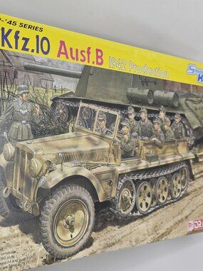 SEALED Dragon Sd.Kfz.10 Ausf.B 1942 Production 1:35 Smart Kit Model Kit